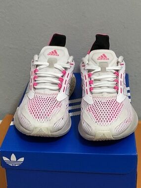 Adidas Size 7 Pink HWA 1Y3001.